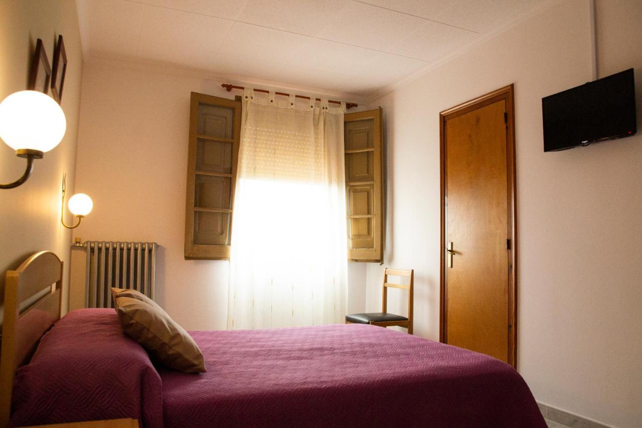 Hostal Montserrat Montseny Kültér fotó