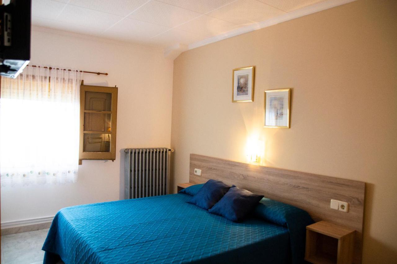 Hostal Montserrat Montseny Kültér fotó