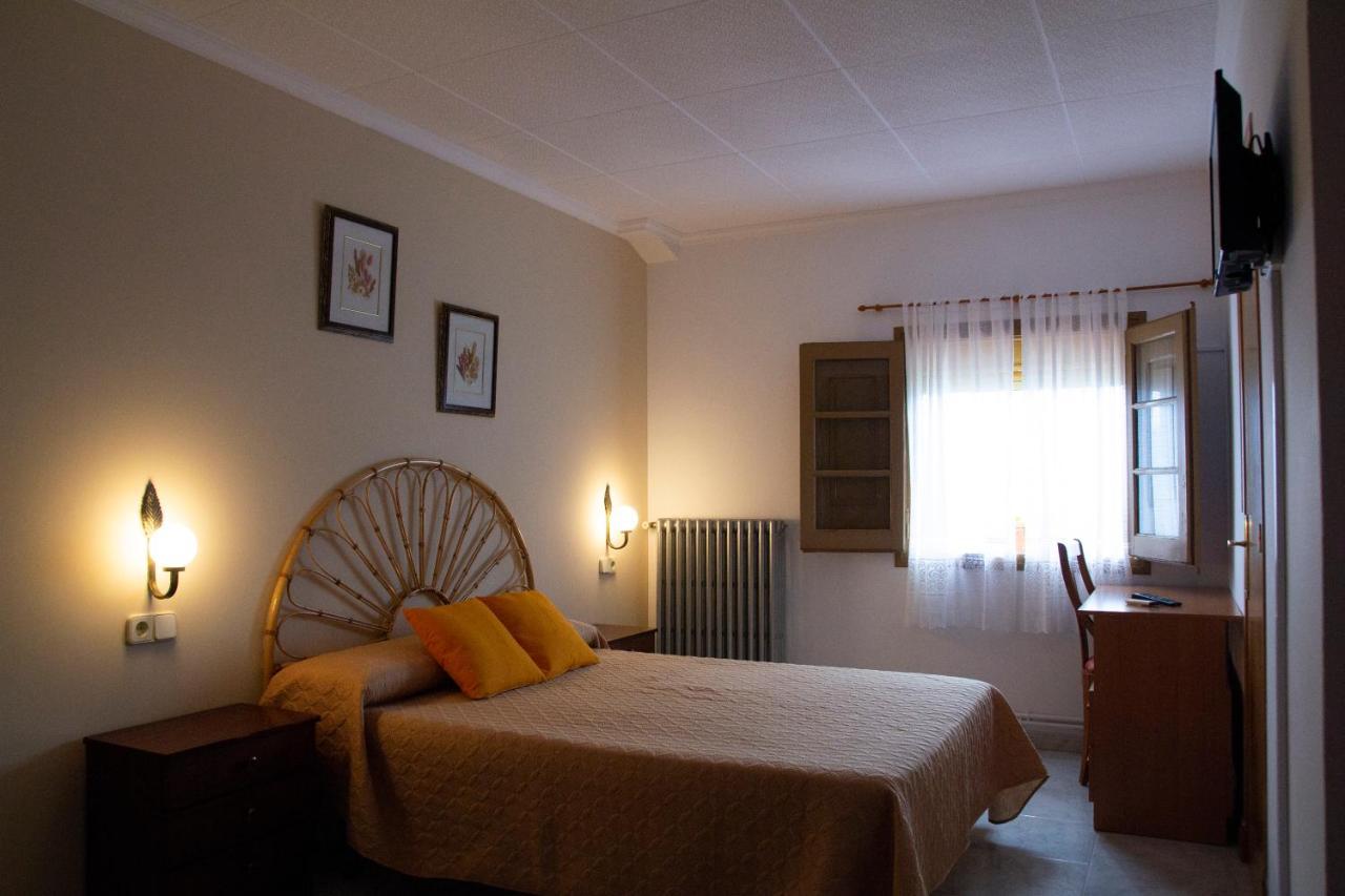 Hostal Montserrat Montseny Kültér fotó