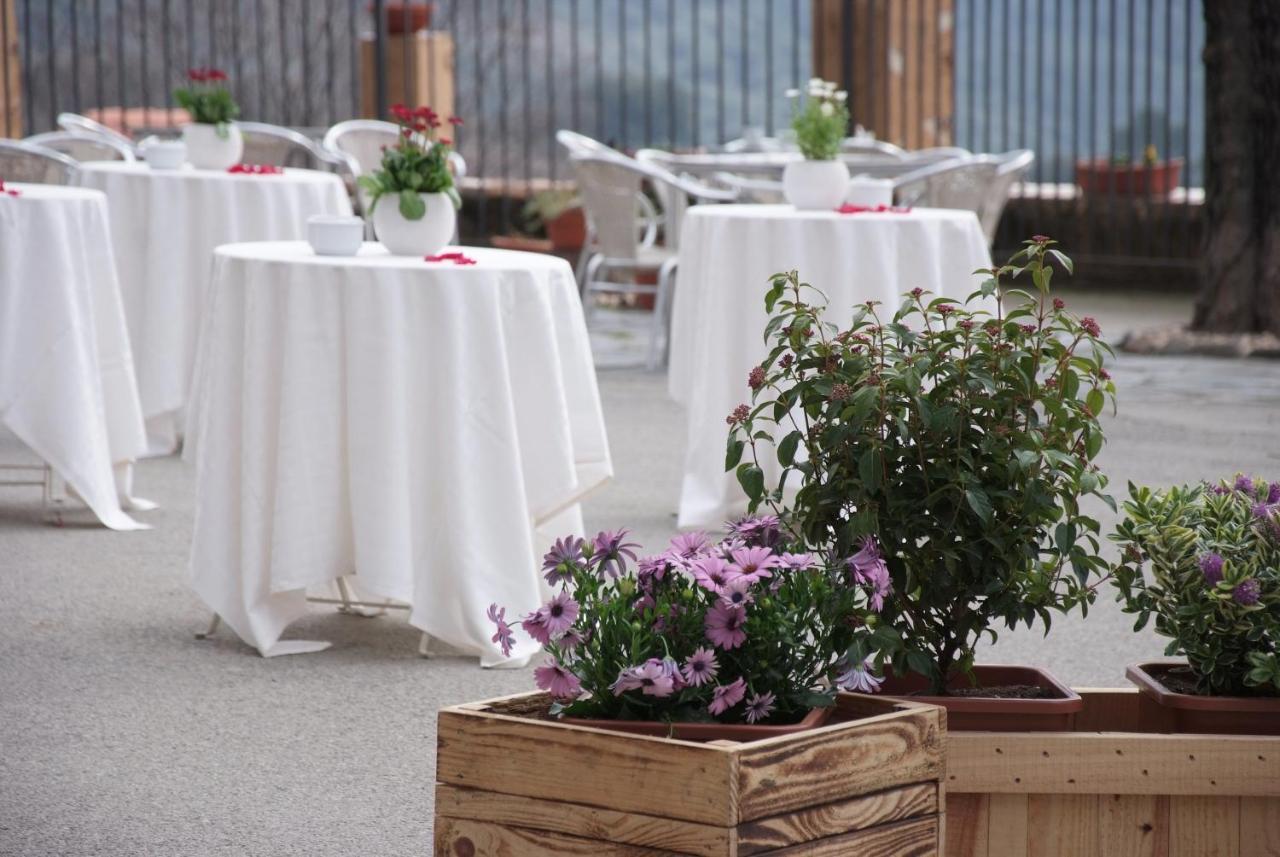 Hostal Montserrat Montseny Kültér fotó