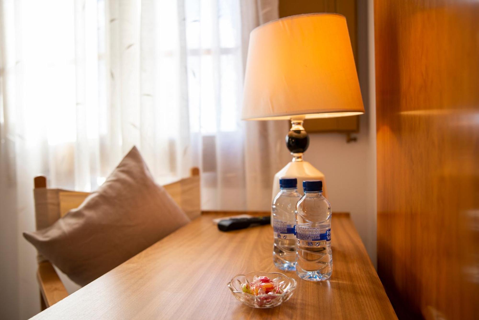 Hostal Montserrat Montseny Kültér fotó