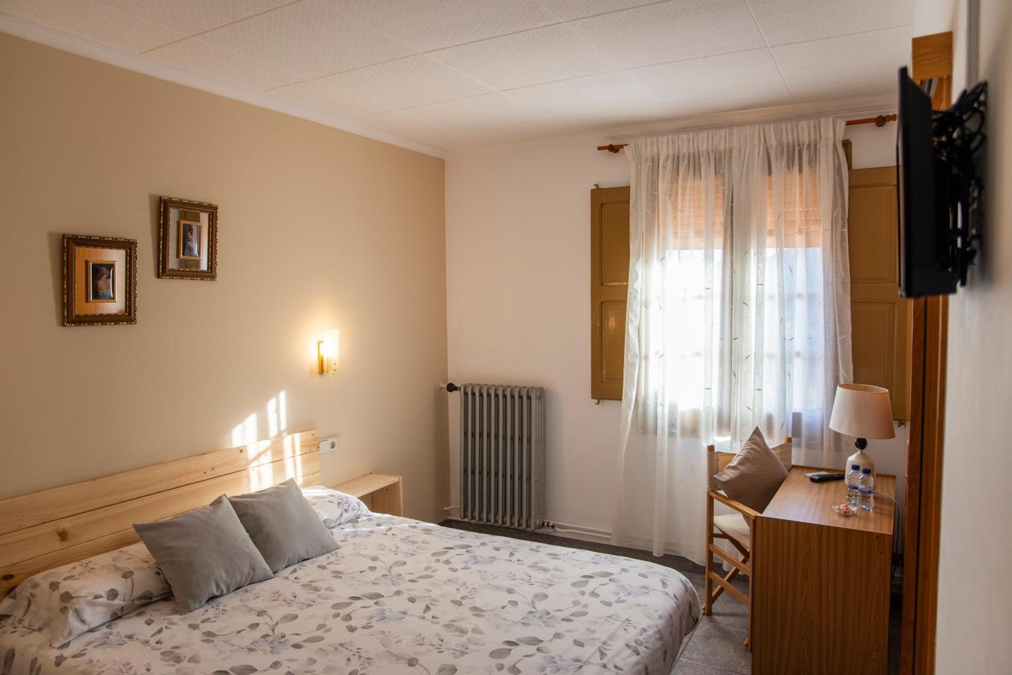 Hostal Montserrat Montseny Kültér fotó